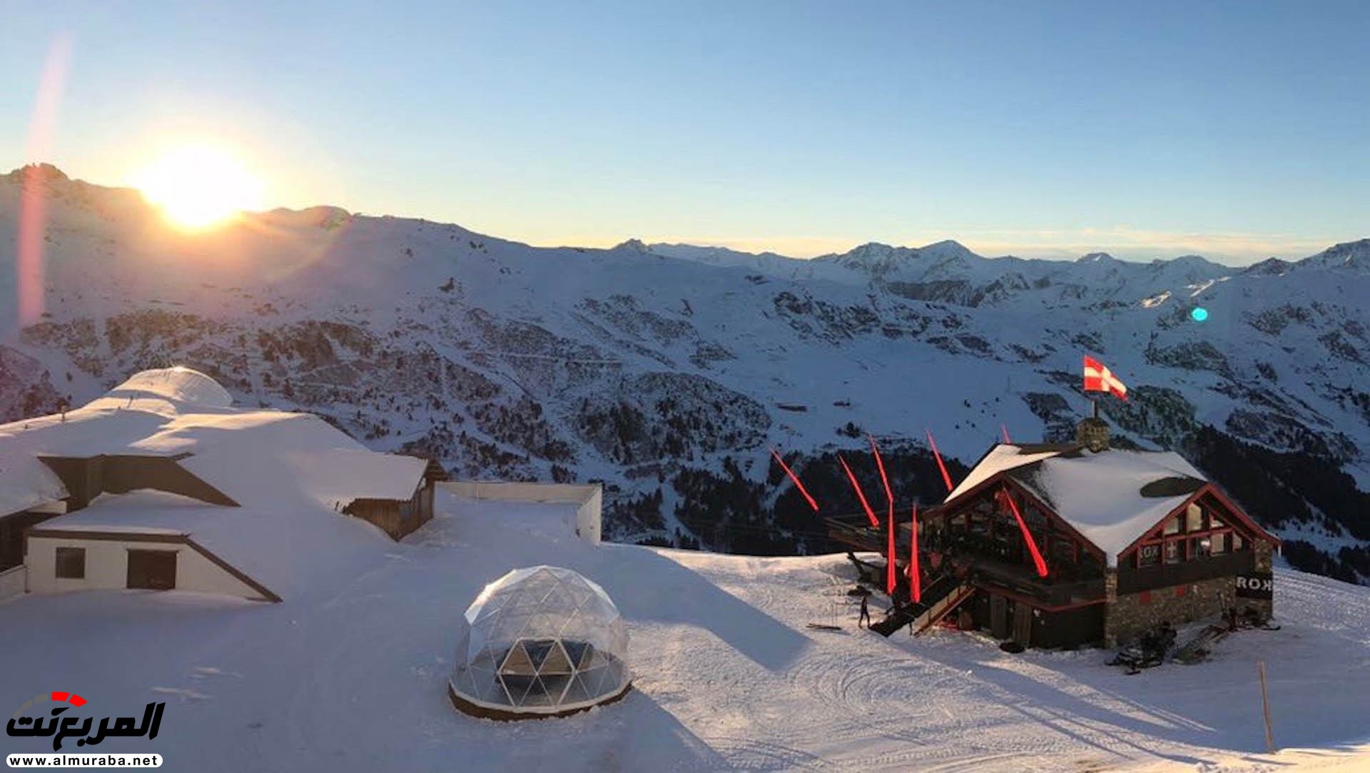 صالة عرض بورش الجديدة هي فقاعات على قمة جبال الألب الفرنسية 19