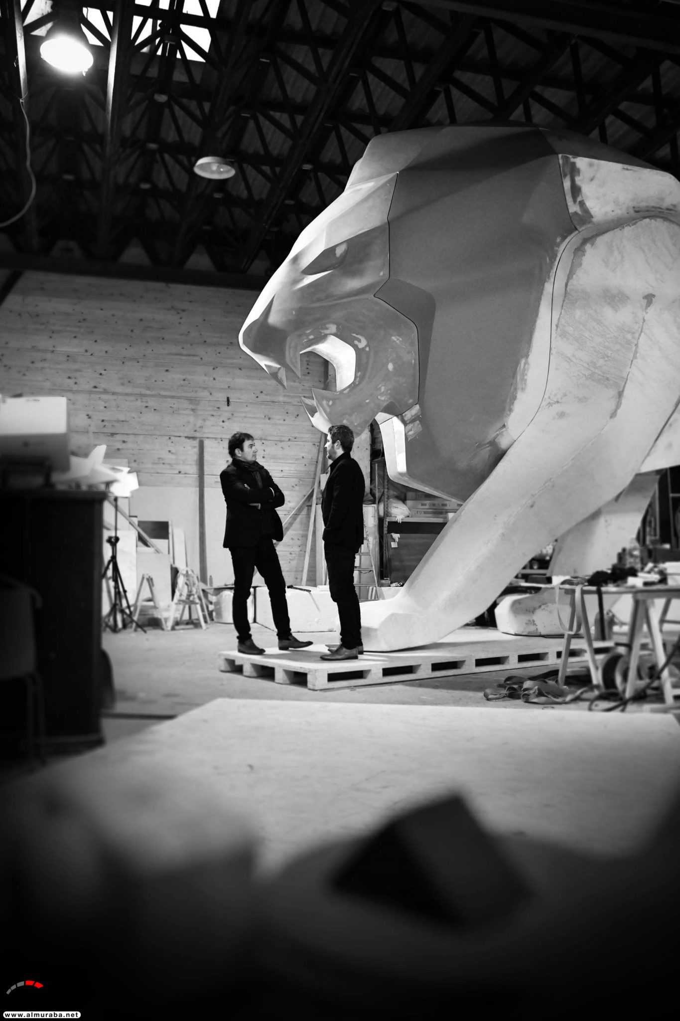 "بالصور" بيجو ستعرض تمثال عملاق على شكل أسد في جنيف 14