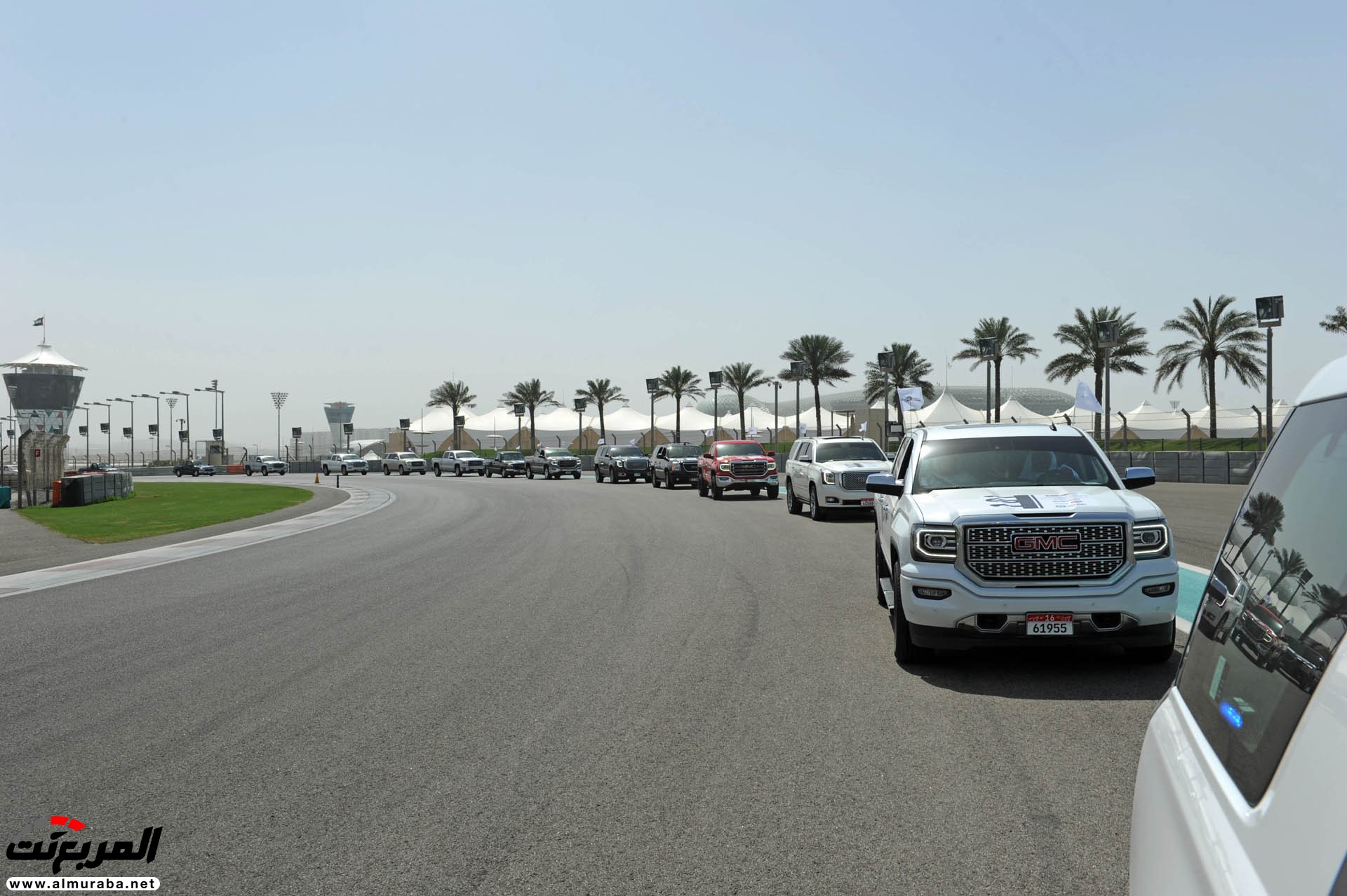 191 سيارة جمس تدخل موسوعة جينيس بعد تنظيم استعراض في أبو ظبي 2