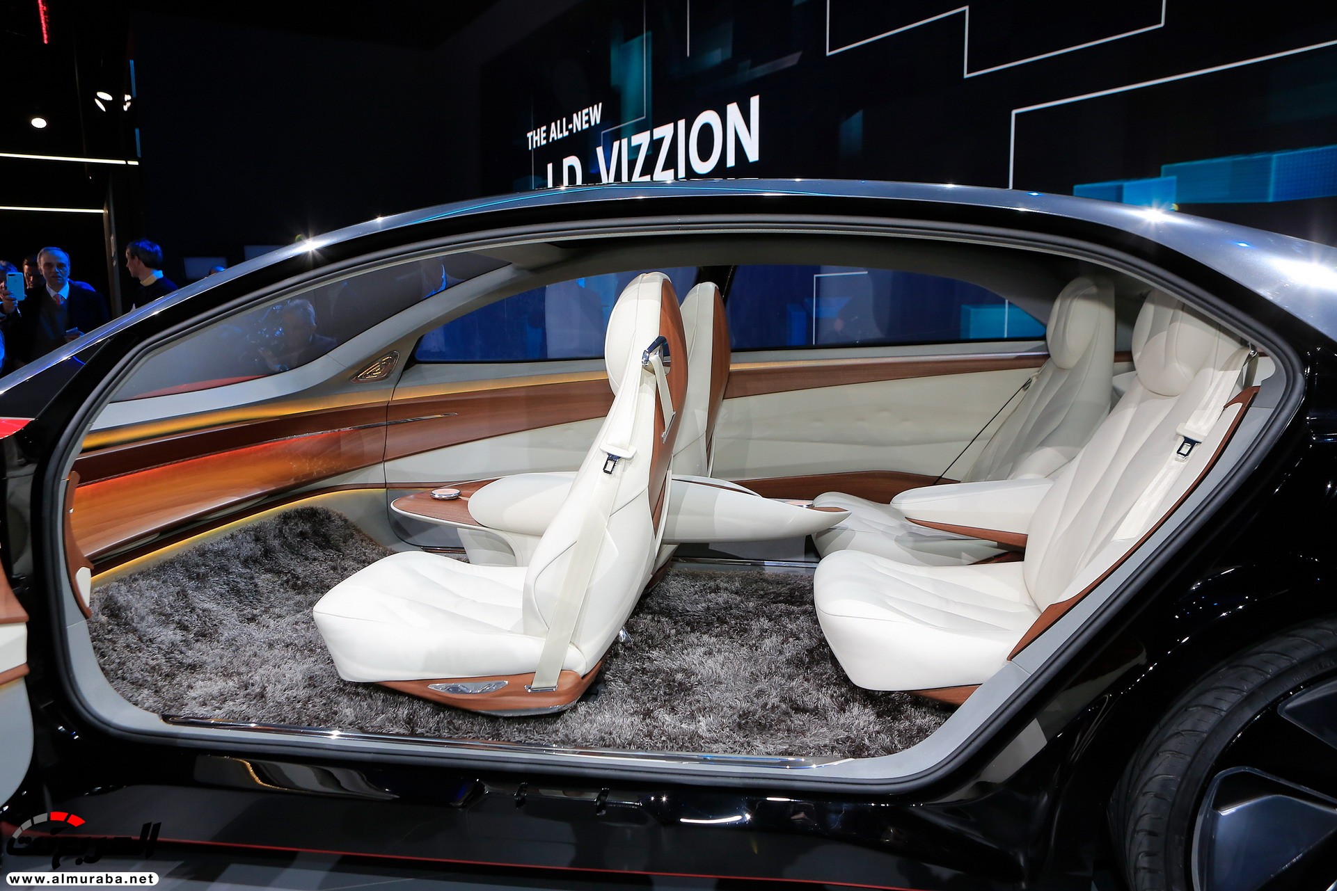فولكس فاجن I.D Vizzion هي سيارة كهربائية ستكون بديلة طراز فايتون في المستقبل 15