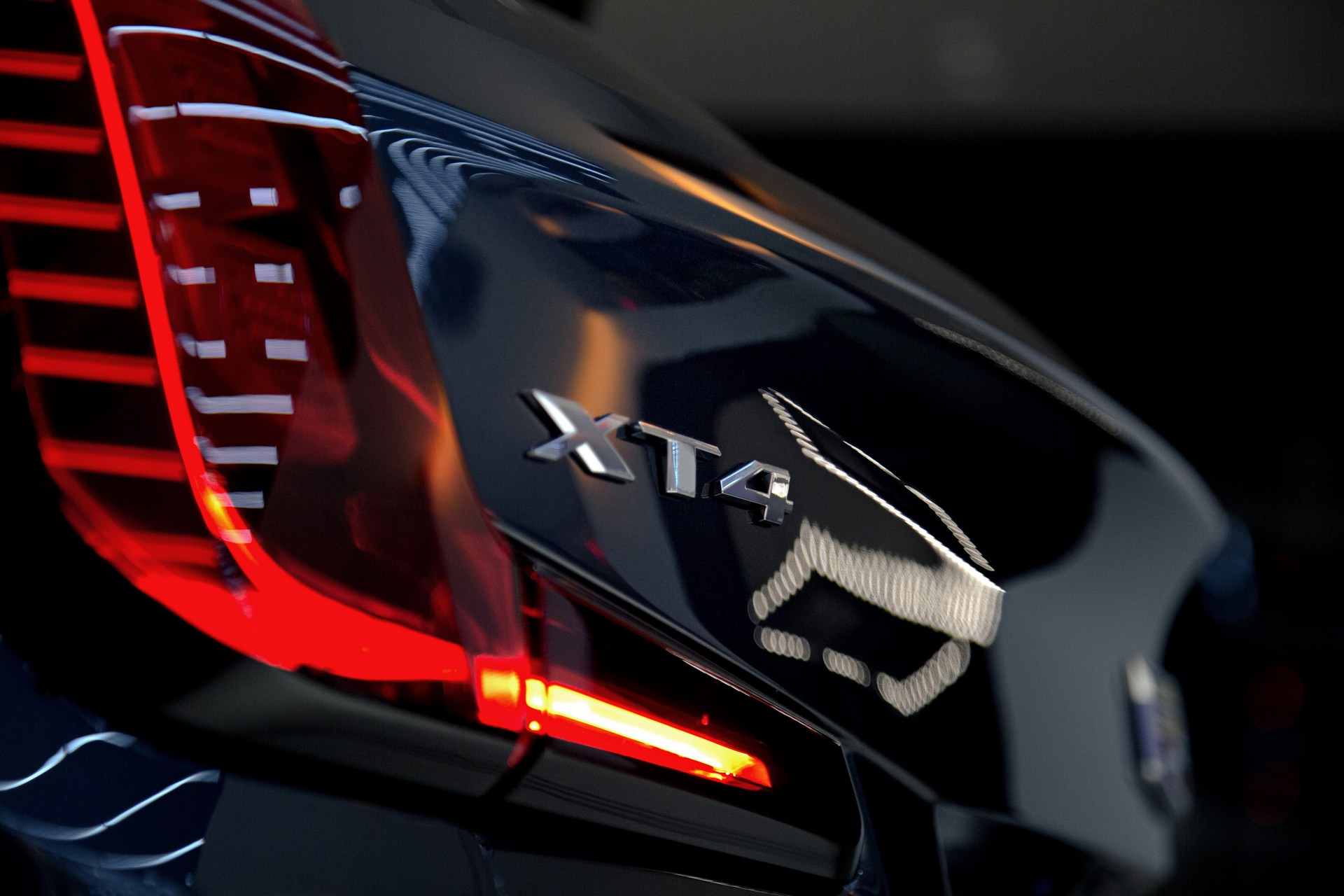 كاديلاك XT4 موديل 2019 تدشن نفسها رسمياً بسعر اقتصادي 20