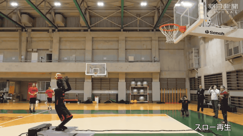تويوتا صنعت إنسان آلي قادر على لعب كرة السلة مثل المحترفين 1