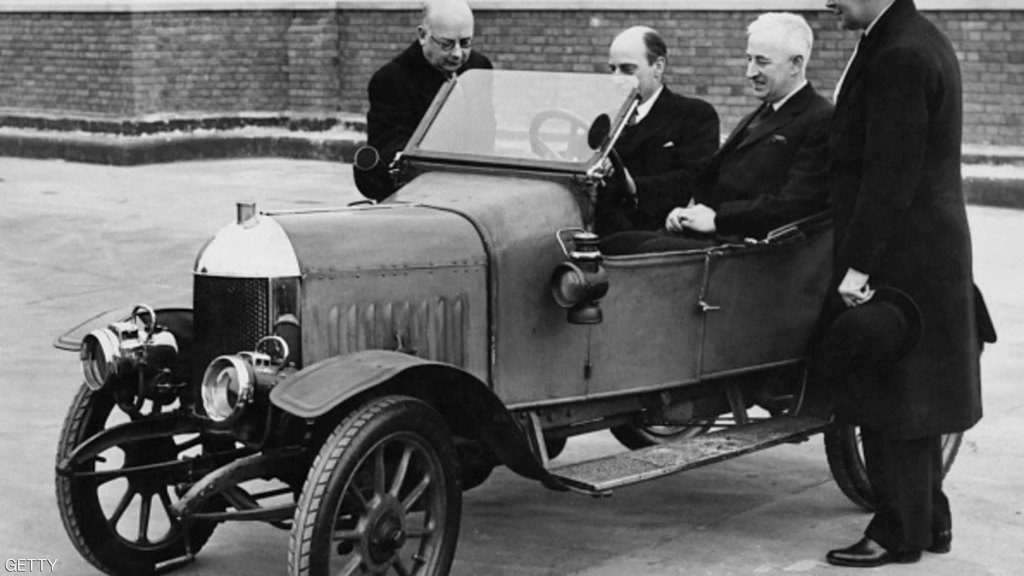 "بالصور" هذا ما بدت عليه السيارات قبل 100 عام من الآن 6