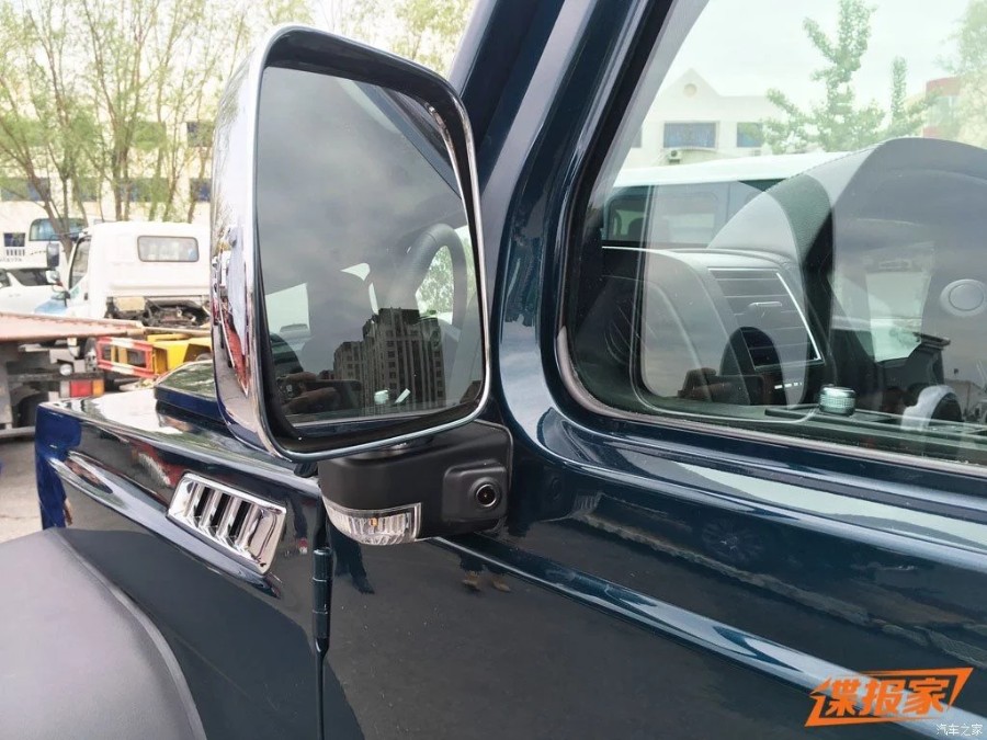 "بالصور" شركة صينية تصنع سيارة مقلدة من مرسيدس G63 6x6 + المواصفات 6