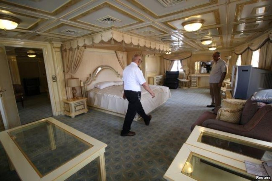 "بالصور" جولة في يخت صدام حسين بعد تحويله إلى فندق بحري 17