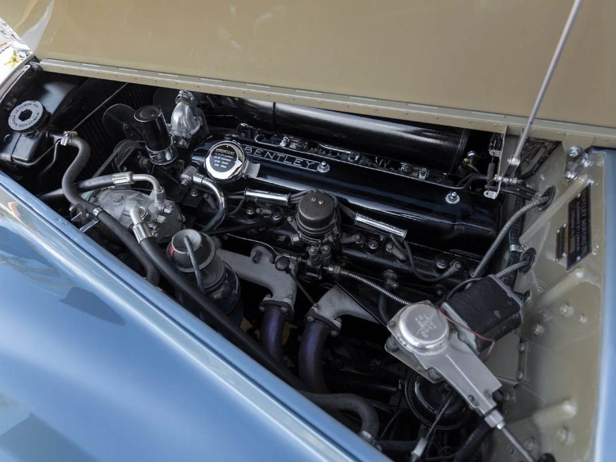 بنتلي S1 كونتيننتال كوبيه الكشف 1956 هي إحدى أجمل السيارات الكلاسيكية 92