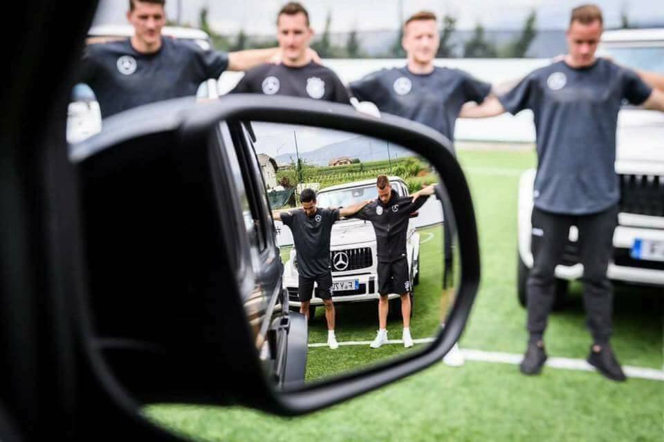 "بالصور" مرسيدس G-Class 2019 هدية لكل لاعب بالمنتخب الألماني تحفيزاً لهم 13