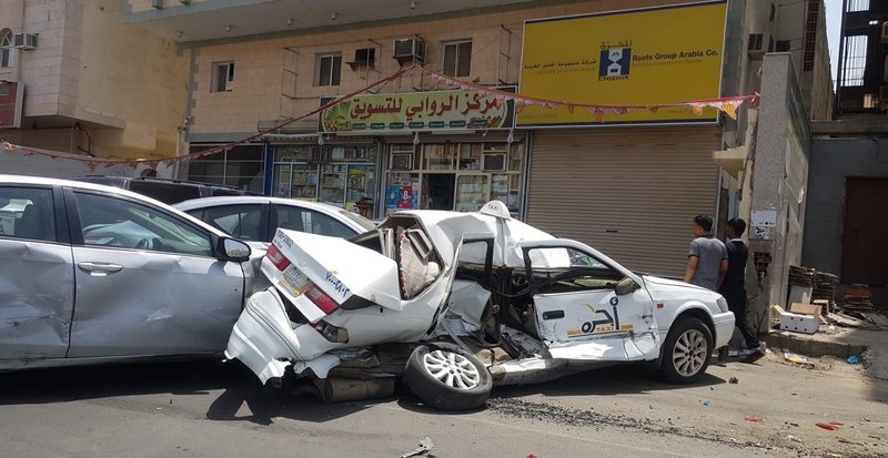 الدوريات الأمنية بمكة توقف سائق شيول جبريا حطم 15 سيارة عمدا