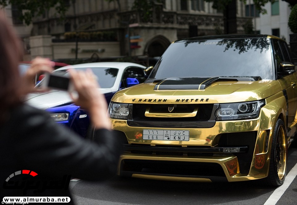 "بالصور" نظرة على سيارات وحياة أثرياء العرب في لندن 13