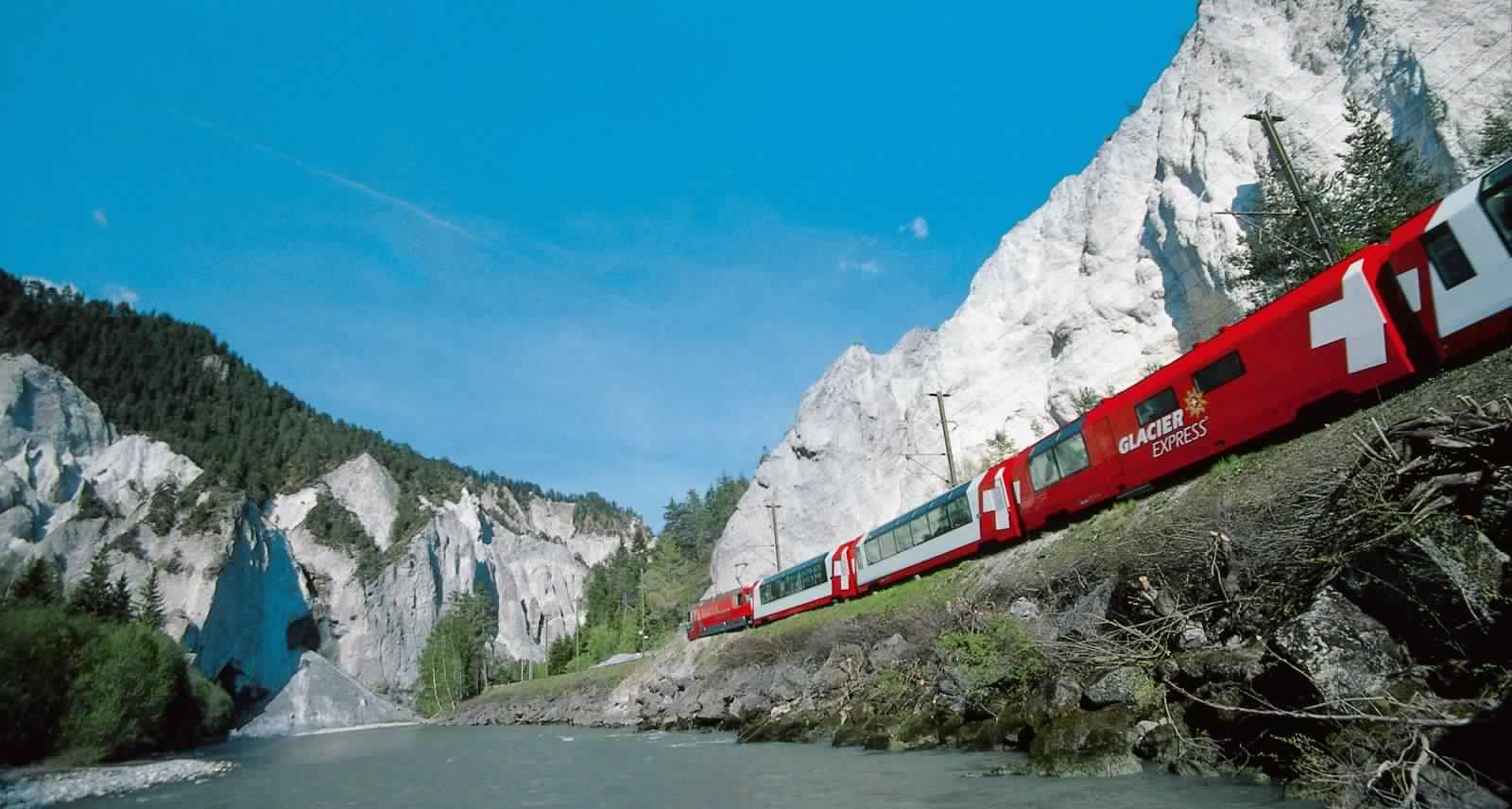 "بالصور" جولة مع قطار جلاسير إكسبريس عبر جبال اﻷلب السويسرية 1