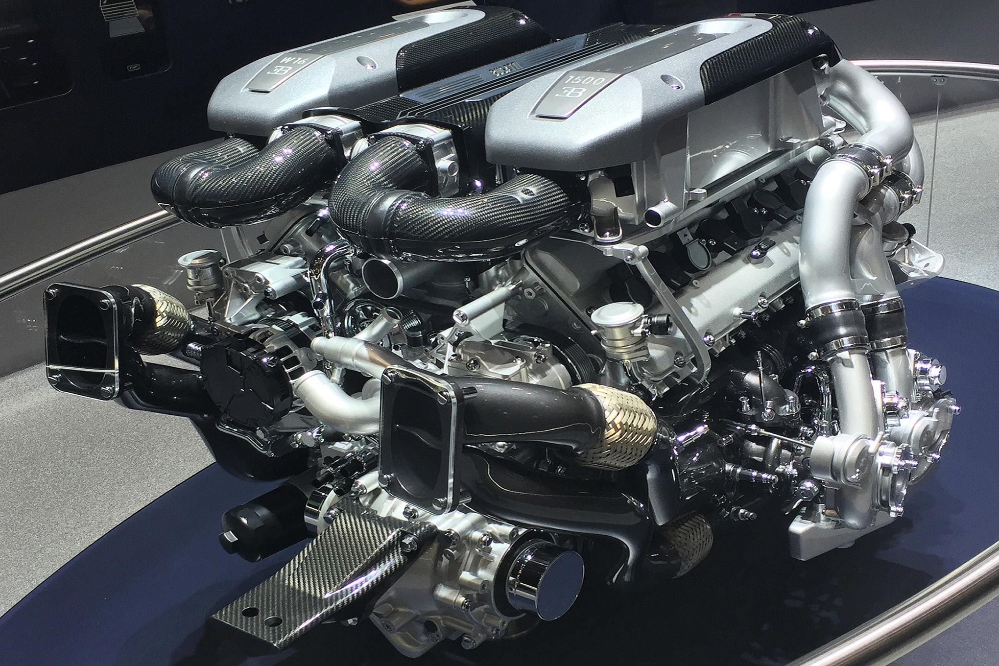 بوجاتي تعلن نيتها إلغاء محركها W16 الأكبر في العالم