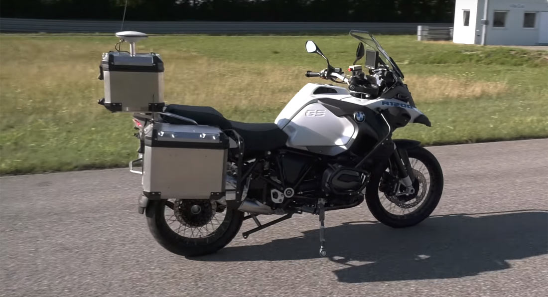 “بالفيديو” بي إم دبليو تكشف عن دراجة نارية تقود نفسها بنفسها