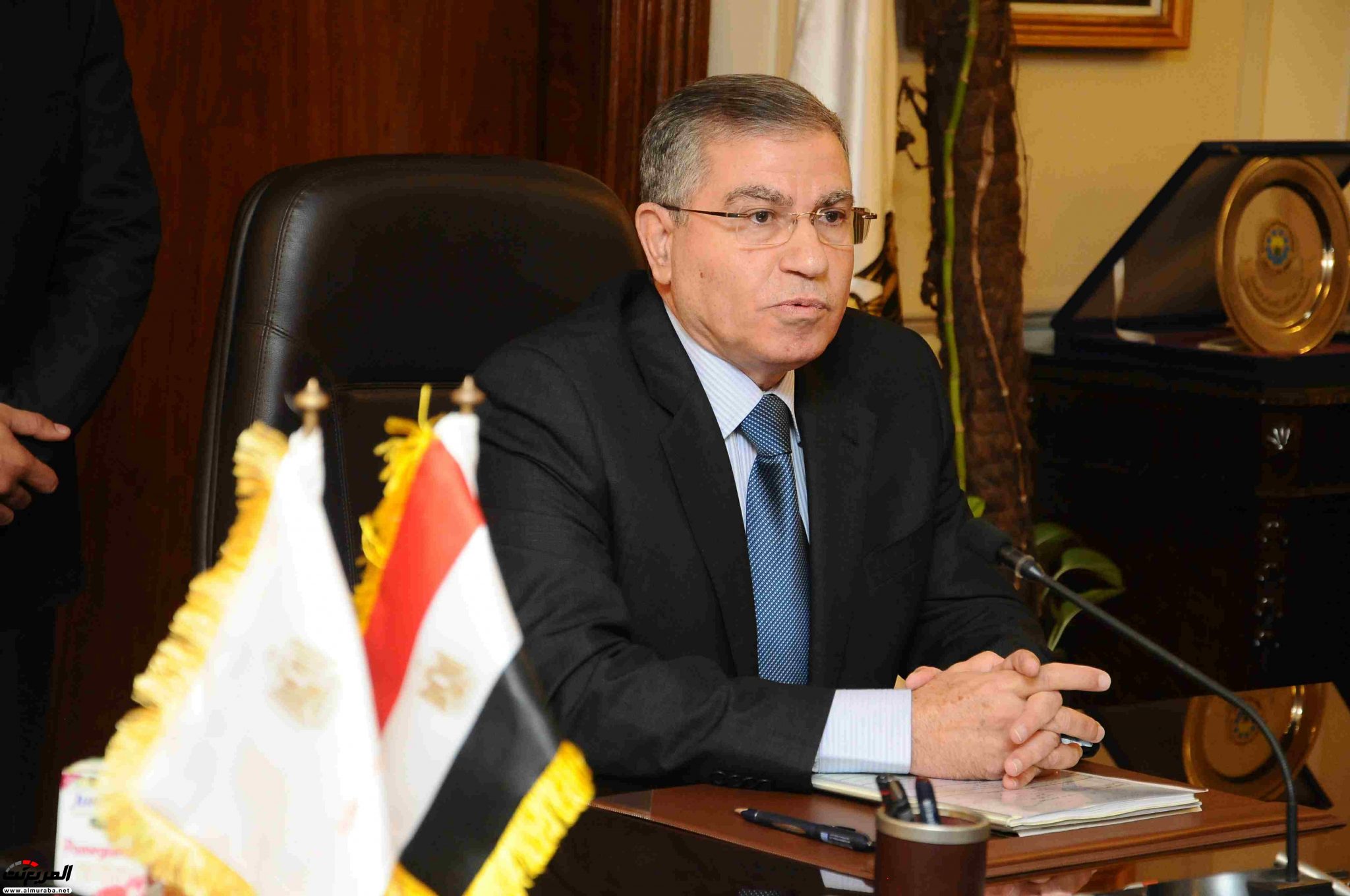 وزير التموين المصري يعلن قطع الدعم عن ملاك سيارات مرسيدس 3