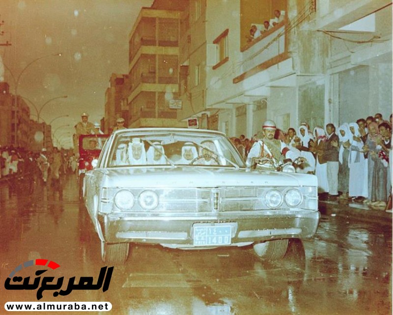 "صورة" الملك فيصل والملك سلمان والملك عبد الله والأمير سلطان في جولة بالسيارة بالرياض 1