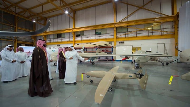 ولي العهد يدشن مركز لتطوير هياكل الطائرات بمطار الملك خالد بالرياض