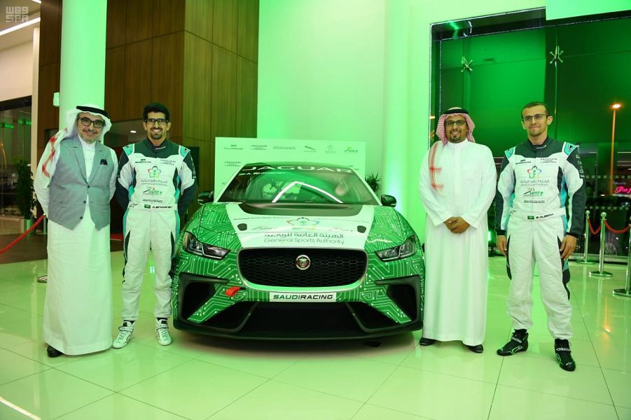 رسمياً: الكشف عن سيارة فريق السعودية للسباقات المشاركة ببطولة Jaguar I-PACE eTROPHY 1