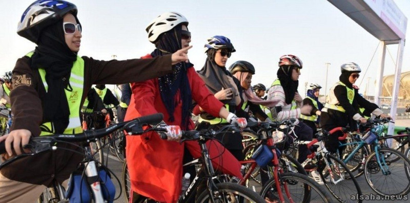 أعضاء بالشورى يطالبون بتوفير مسارات خاصة لقيادة النساء الدراجات الهوائية
