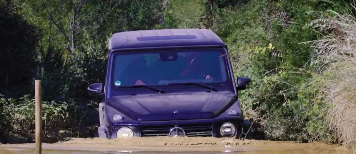 “بالفيديو” مرسيدس تستعرض كيفية عبور المياه العميقة مع G-Class