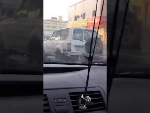 “بالفيديو” شاهد سيارة تجر مقطورة في شوارع الرياض!
