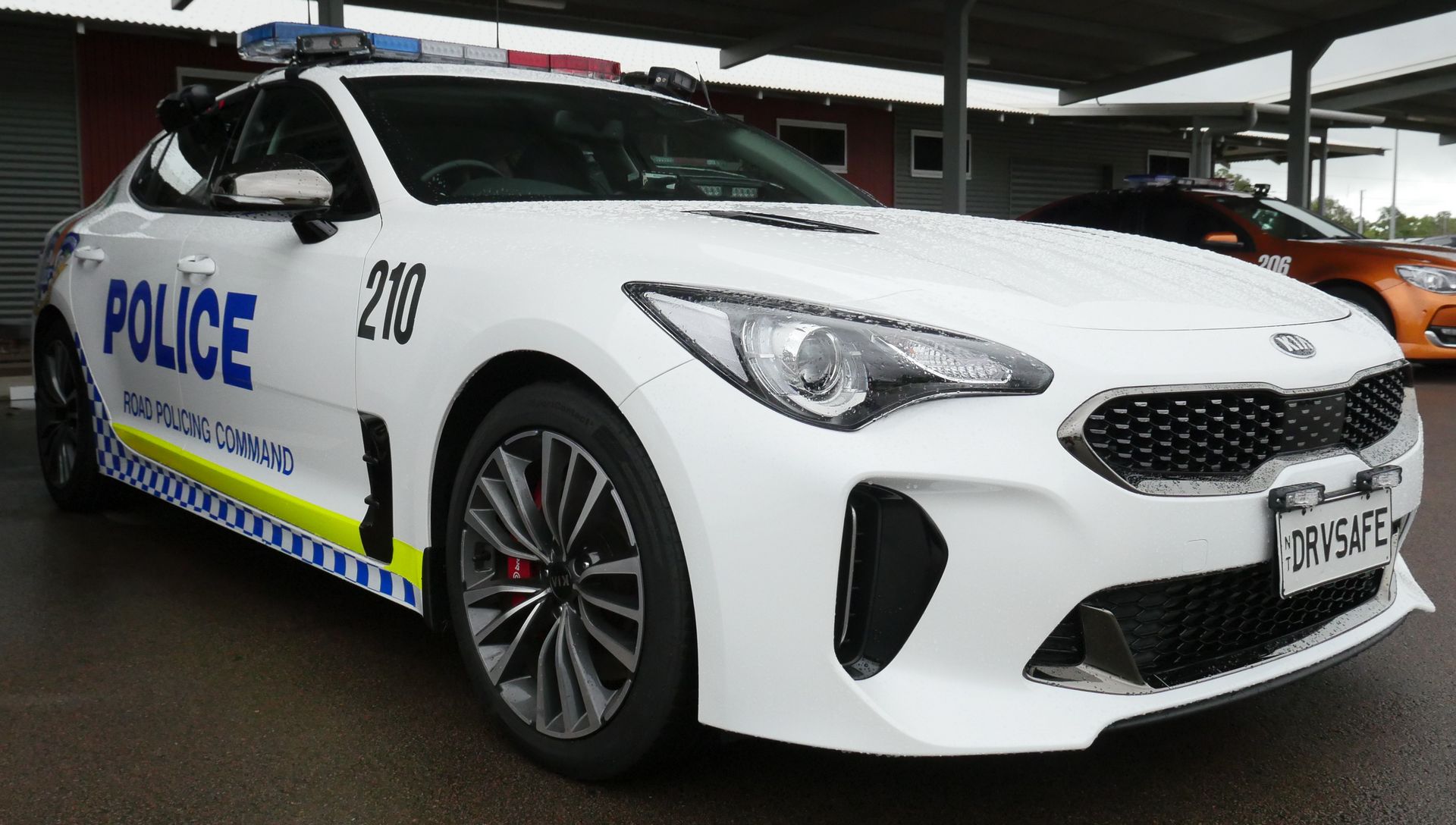 الشرطة الاسترالية تضم كيا ستينجر إلى دوريات المرور