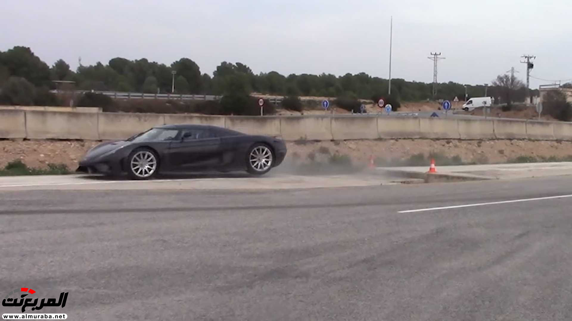 "بالفيديو" اختبار تصادم سيارة كوينيجسيج بقيمة 7.5 مليون ريال! 30
