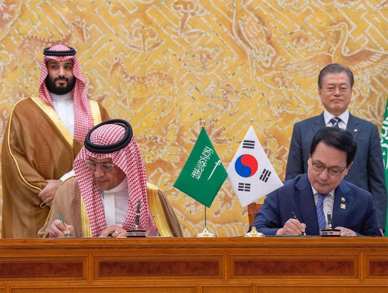 ولي العهد والرئيس الكوري يشهدان توقيع مذكرات تفاهم شملت السيارات 18