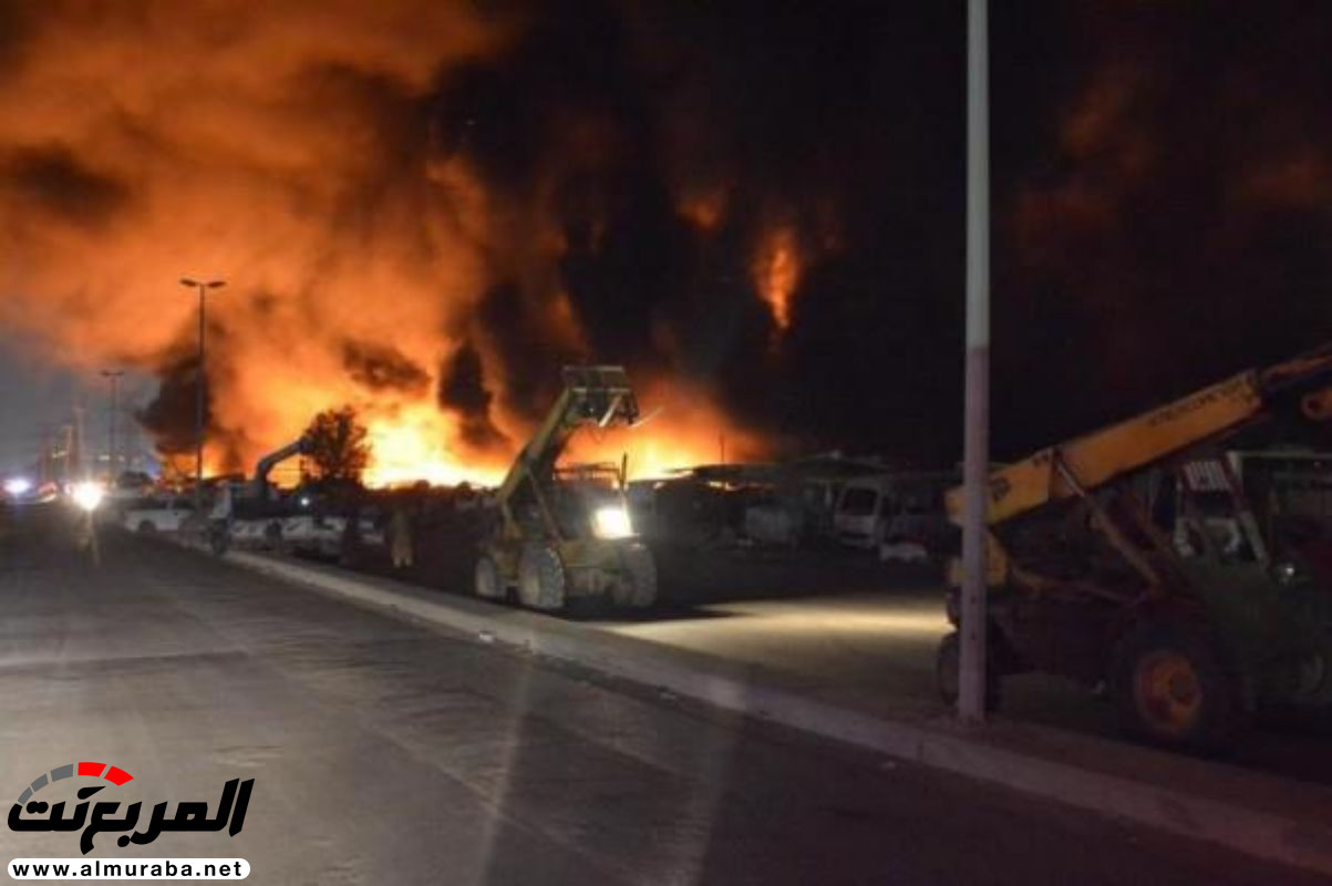 "بالفيديو والصور" حريق هائل نشب بسيارات تالفة في "بريمان جدة" 13