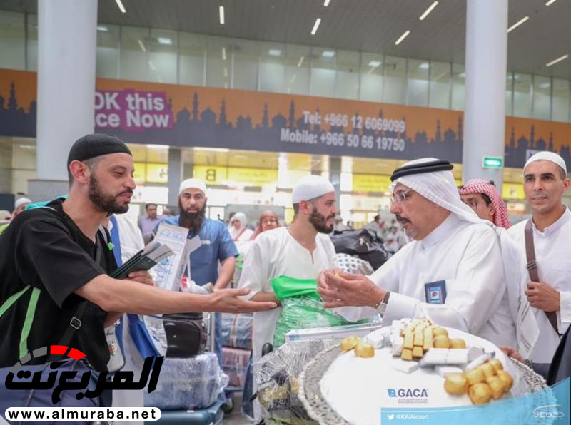 "بالفيديو والصور" احتفالات مطارات المملكة مع المسافرين بعيد الفطر المبارك 11