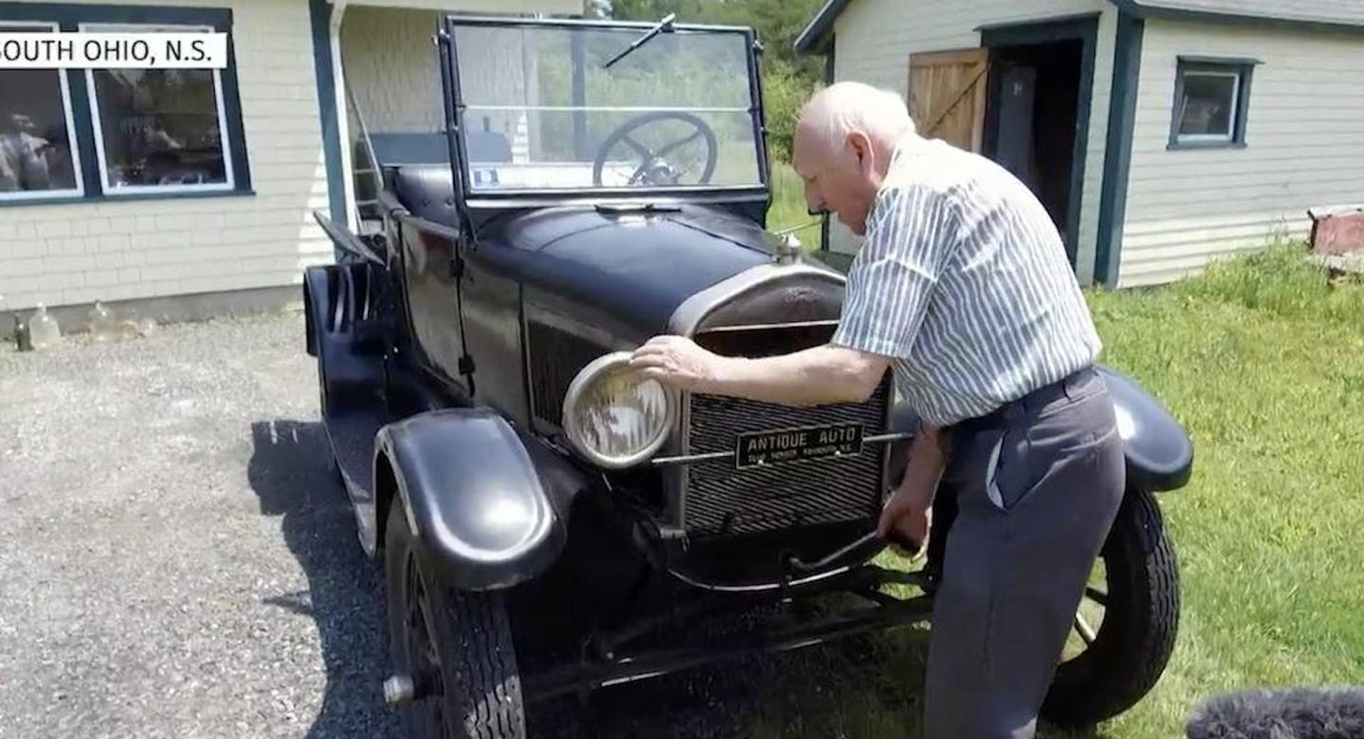 مسن كندي امتلك سيارة فورد موديل T لأكثر من 70 عاماً 1