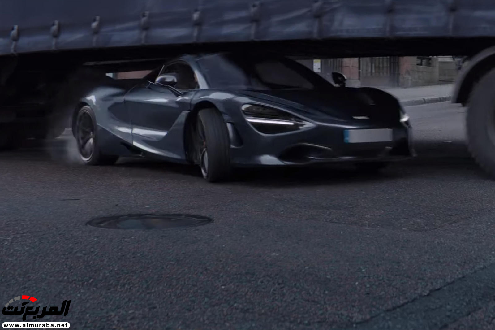 "بالفيديو والصور" لن تصدق مشاهد الأكشن مع السيارات في فيلم Fast & Furious: Hobbs & Shaw 9