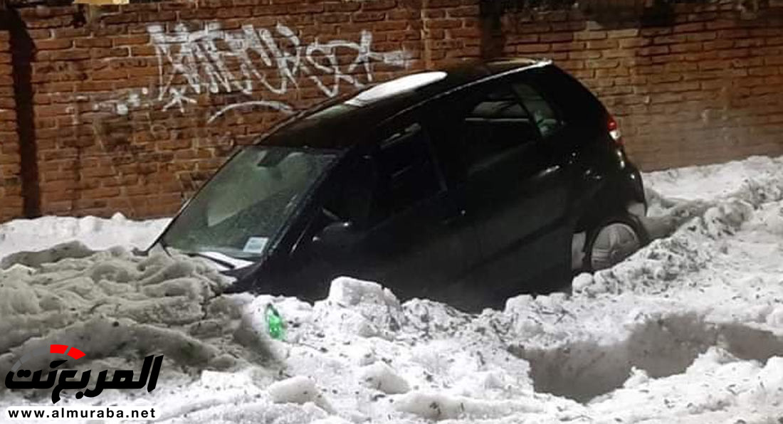 "بالفيديو والصور" في الصيف.. عاصفة تدفن السيارات تحت الثلوج في المكسيك! 3