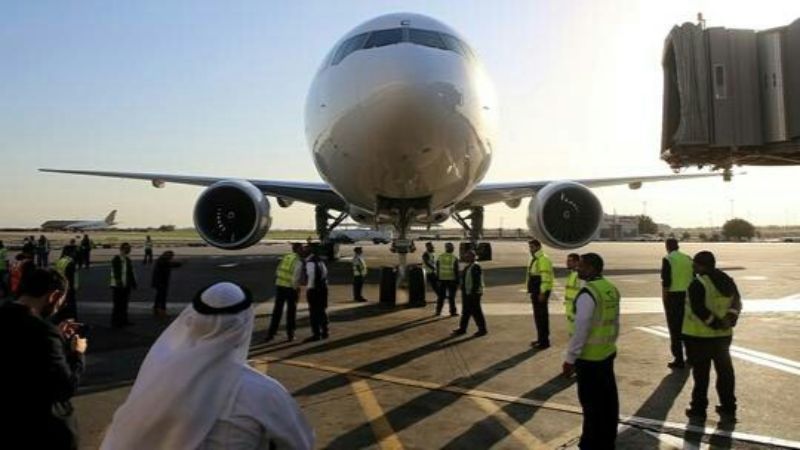 هبوط اضطراري لطائرة خليجية في الكويت بسبب اغماء قائدها!