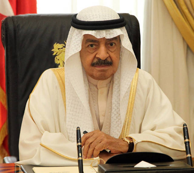 رئيس وزراء البحرين يظهر داخل جينيسيس G90 75