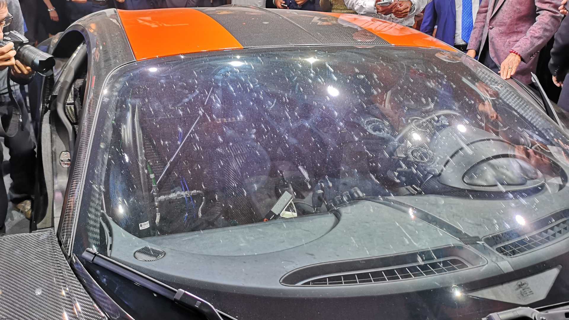 بوجاتي شيرون سوبر سبورت أقوى سيارة في العالم تنطلق رسمياً 9