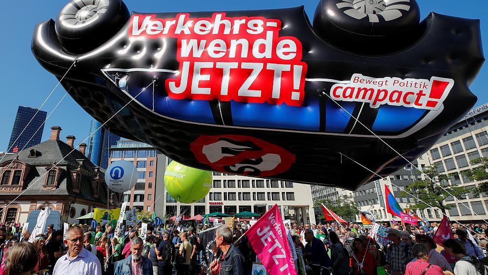 مظاهرات ضخمة احتجاجاً على معرض فرانكفورت للسيارات 2019!