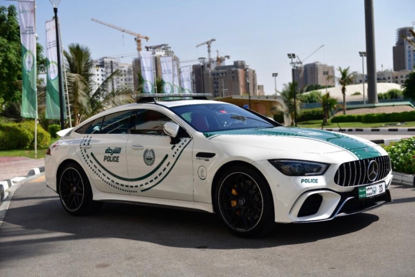 شرطة دبي تضيف مرسيدس AMG GT G63 S إلى دورياتها الفاخرة 15