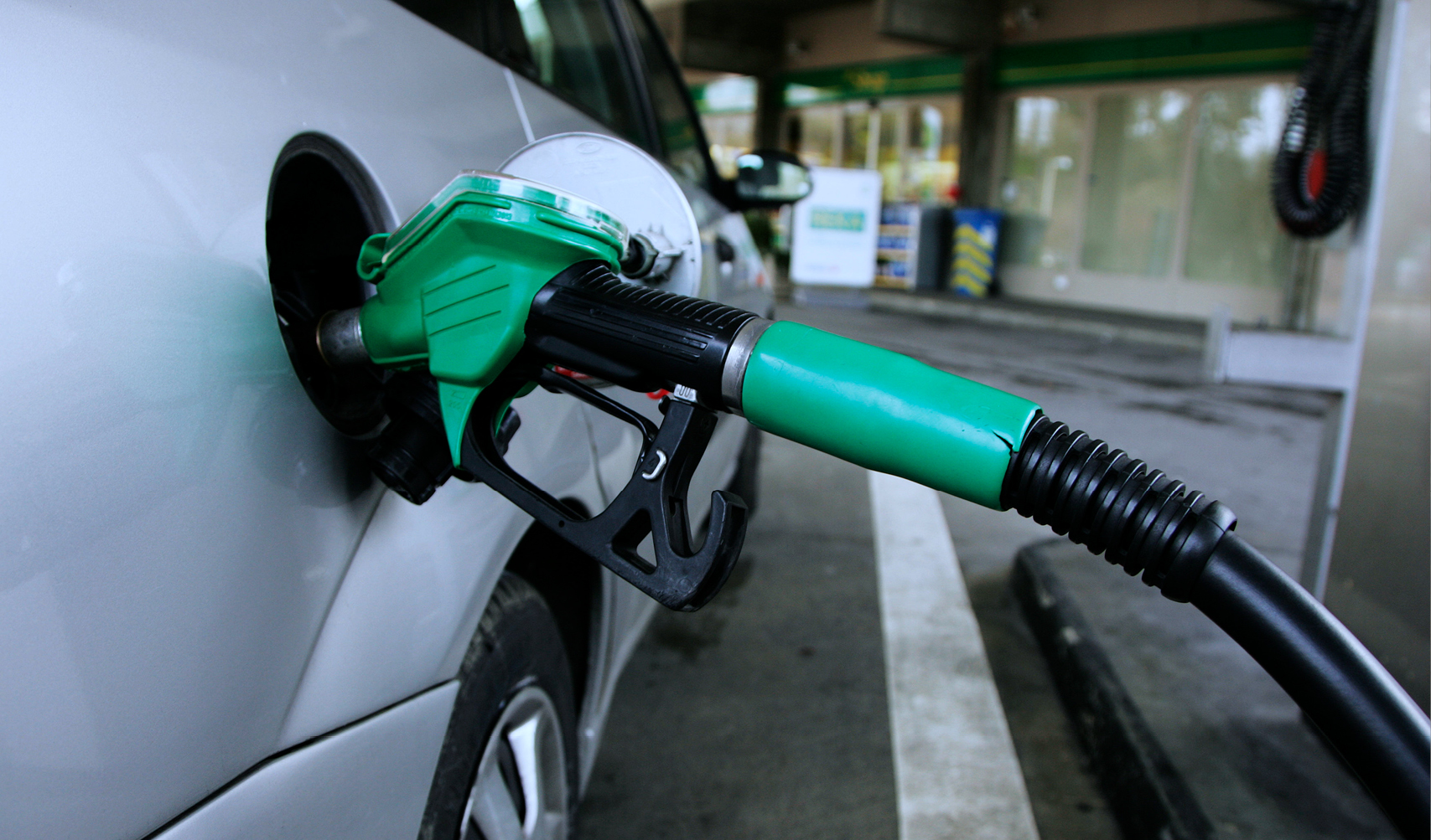 "كفاءة": موازنة إطارات السيارة تطيل عمرها وتقلل استهلاك الوقود 15