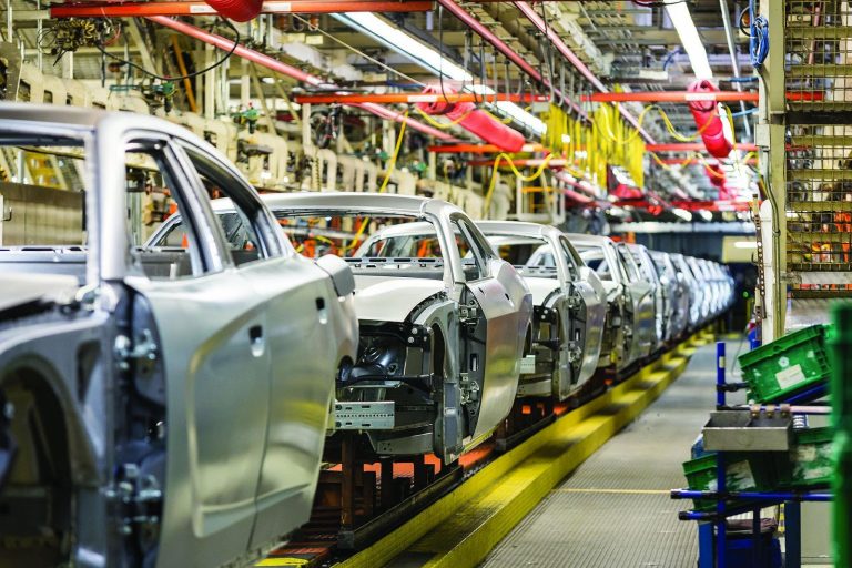 فيات كرايسلر تريد التعاون مع الشركة المصنعة لآيفون لإنتاج السيارات 1