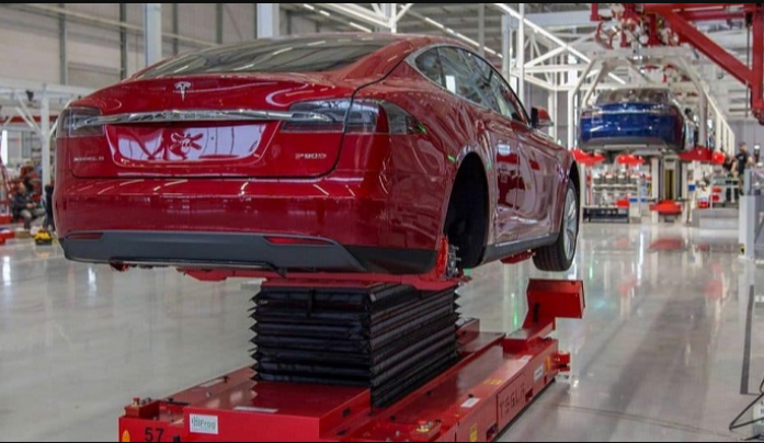 سيارات تيسلا يبدأ تصنيعها في الصين رسمياً 3