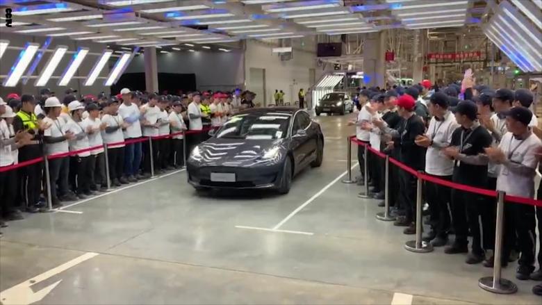 سيارات تيسلا يبدأ تصنيعها في الصين رسمياً 2
