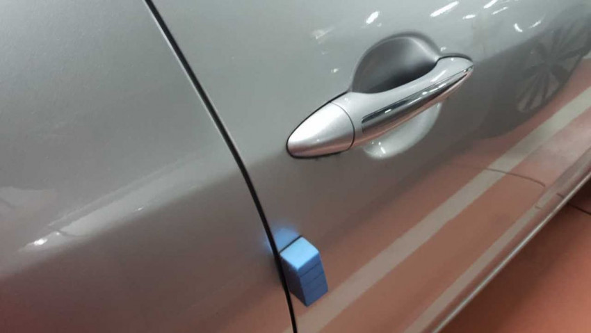 سر وجود قطع إسفنج على أبواب السيارات الكورية