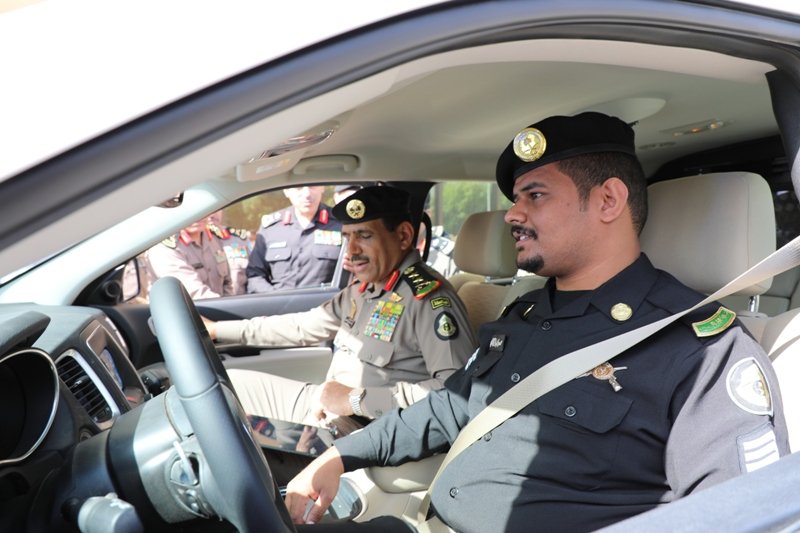 "بالصور" تدشين سيارات أمنية حديثة لدوريات الأمن بالمملكة 15