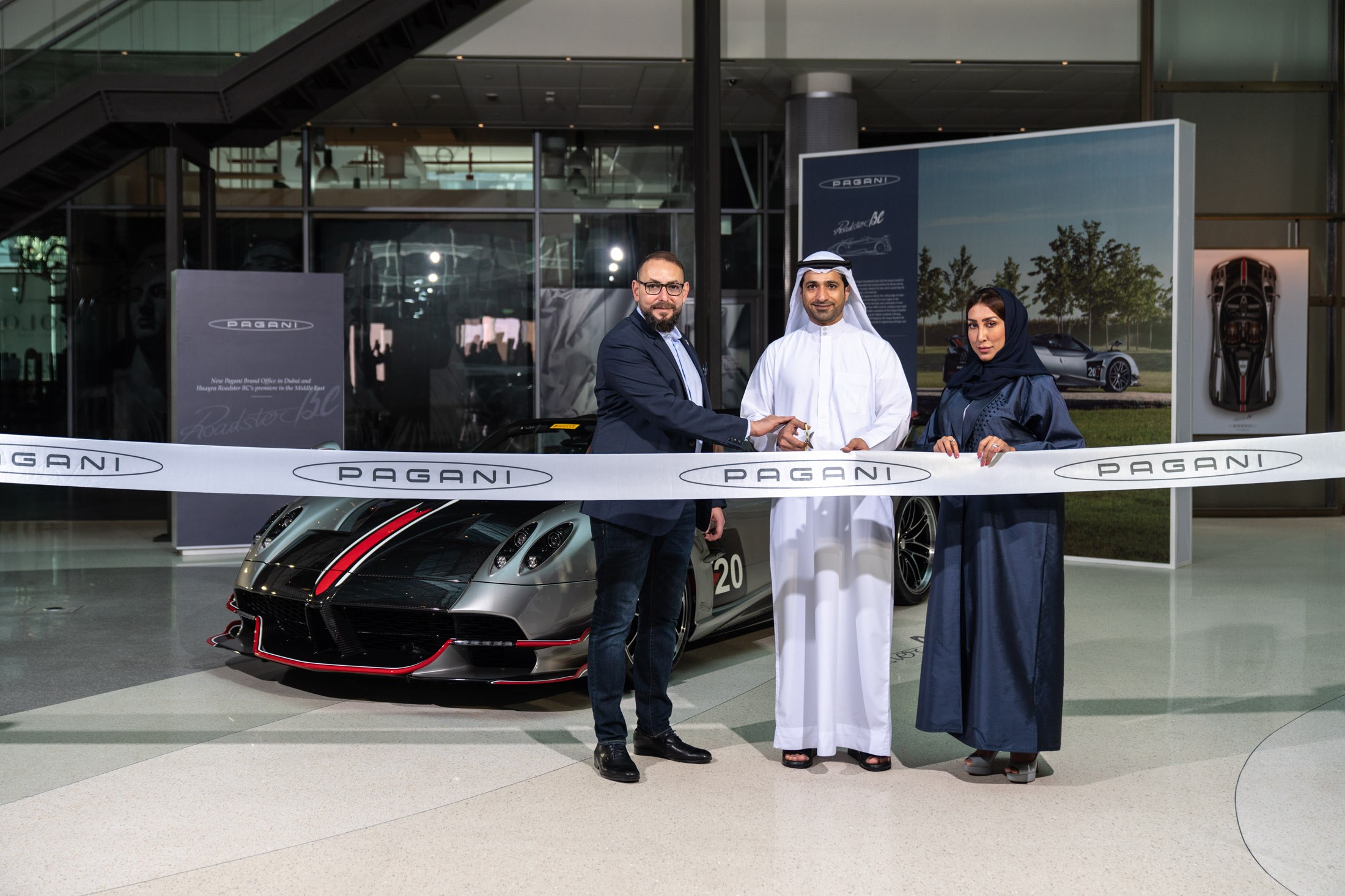 افتتاح مكتب باغاني في دبي والكشف عن أول هويرا رودستر BC في المنطقة
