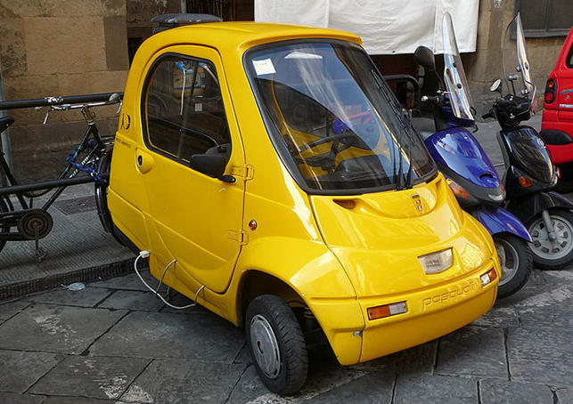 "بالصور" تعرف على أصغر السيارات في العالم 21