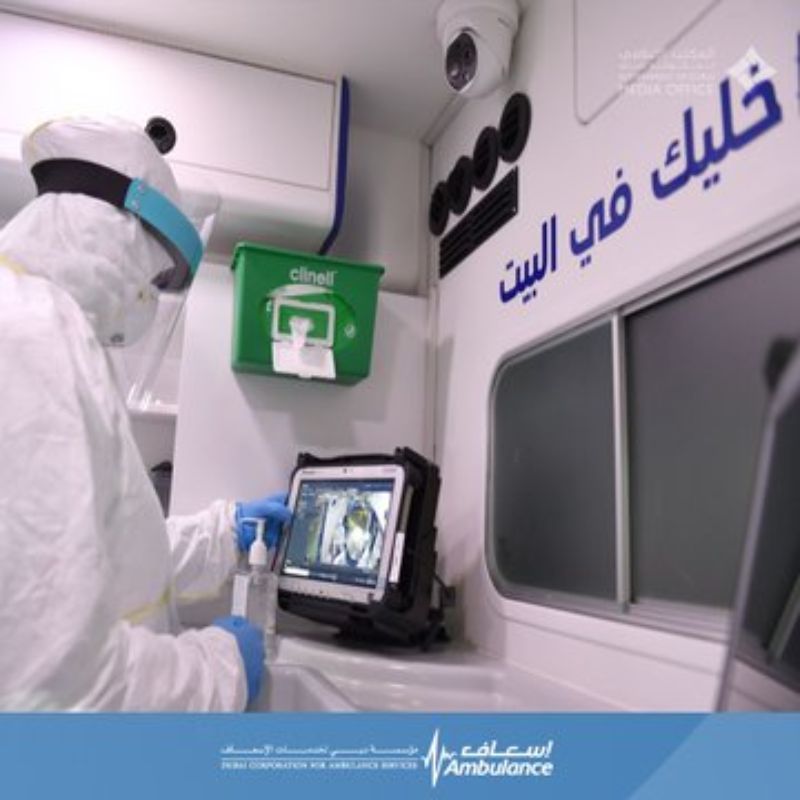 إسعاف دبي يطلق سيارات متنقلة لإجراء فحوصات كورونا "فيديو وصور" 24