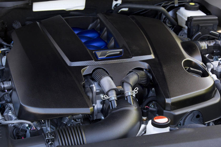 لكزس IS قد تحصل على فيس ليفت في أكتوبر بمحرك V8 بقوة 475 حصان 2