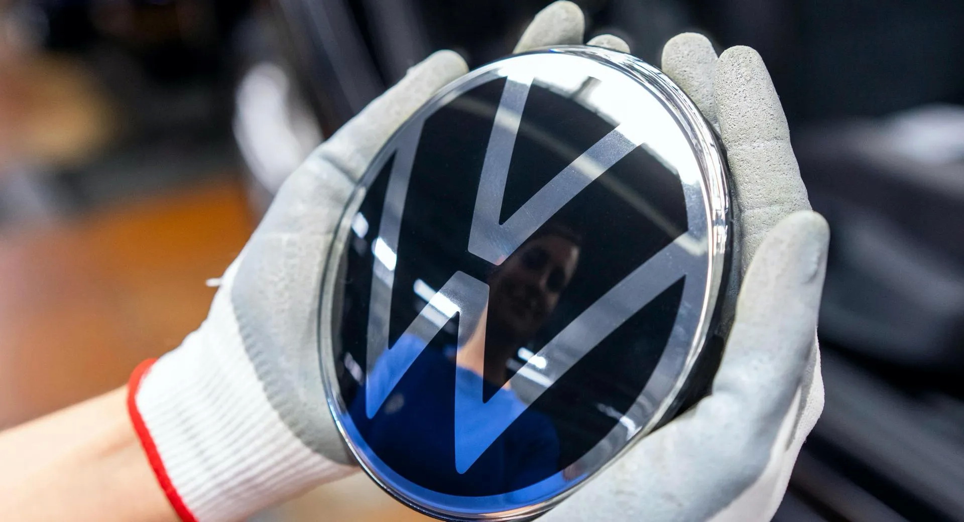 فولكس واجن تكشف عن سعر أول سيارة كهربائية ستطرحها 6