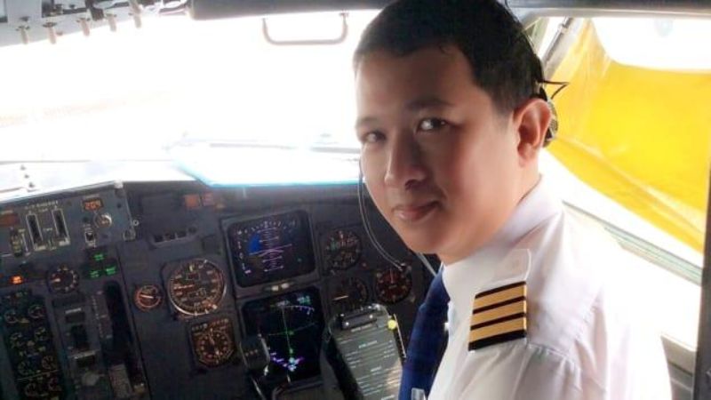 طيار تايلاندي يتجه إلى العمل في خدمة توصيل الطعام بسبب أزمة كورونا