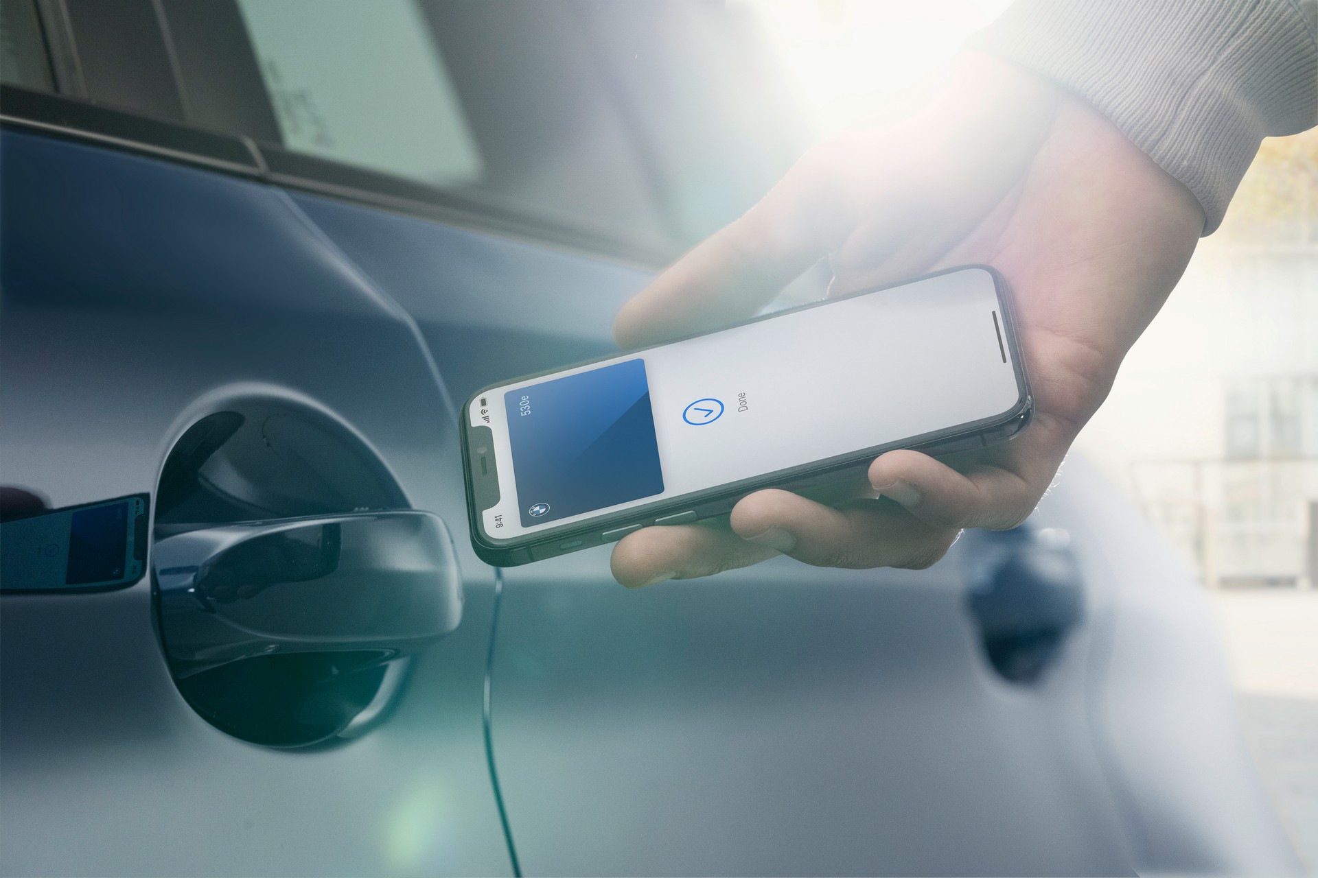 آبل تقدم ميزة المفتاح الرقمي لفتح وتشغيل السيارات بآيفون