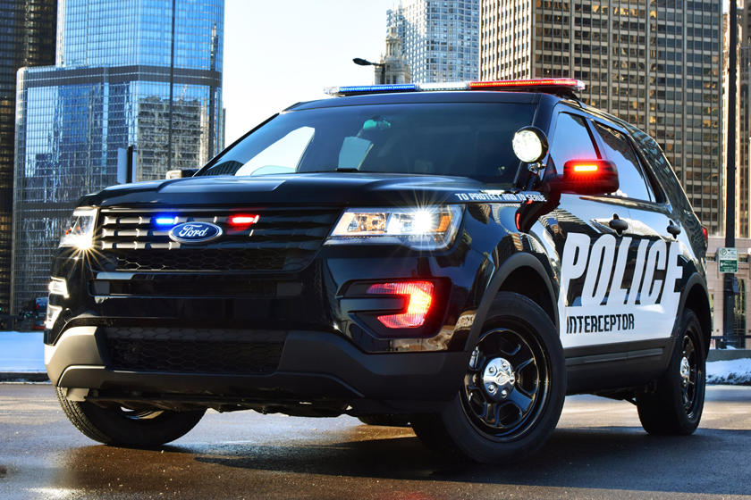 لماذا سيارات فورد رائجة مع قوات الشرطة حول العالم؟